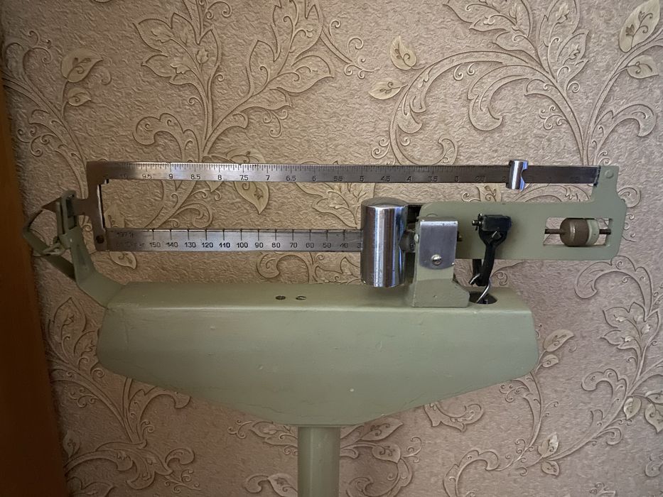 Весы напольные СССР в рабочем состоянии