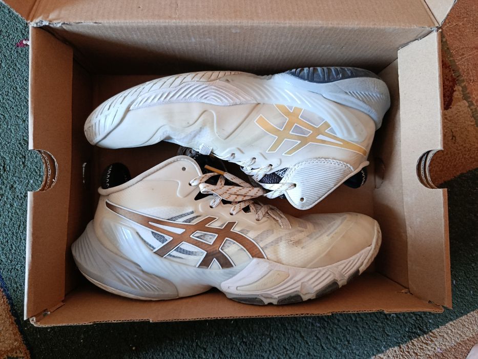 ASICS красовки для волибола