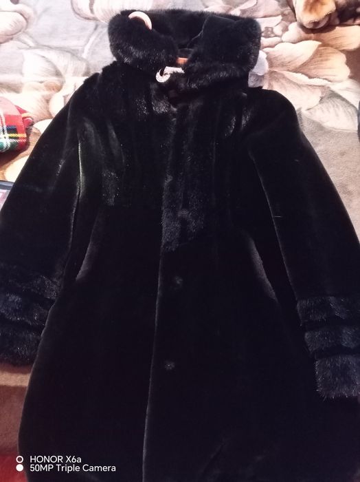 Продаю Шубу ИСКУССТВЕННУЮ!! !!