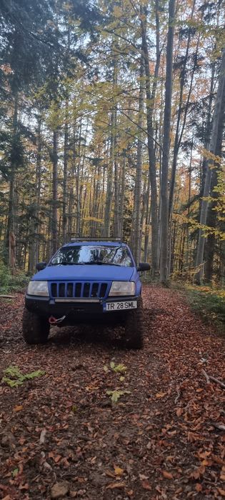 Vând jeep grand cherokee 2.7