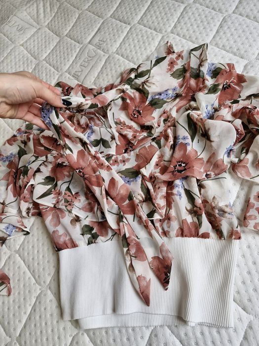 Флорална риза с ефектни ръкави
