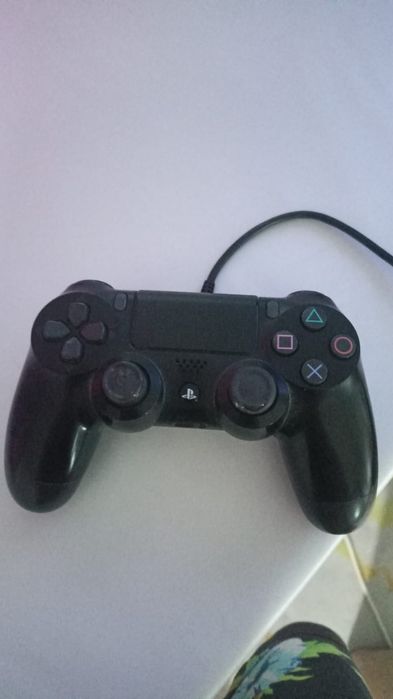 PS4 Pro 1TB + 2 геймпада + GTA V