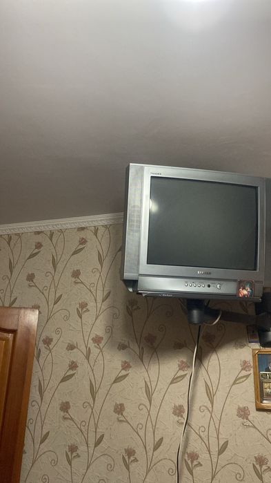 Телевизор б/у продам