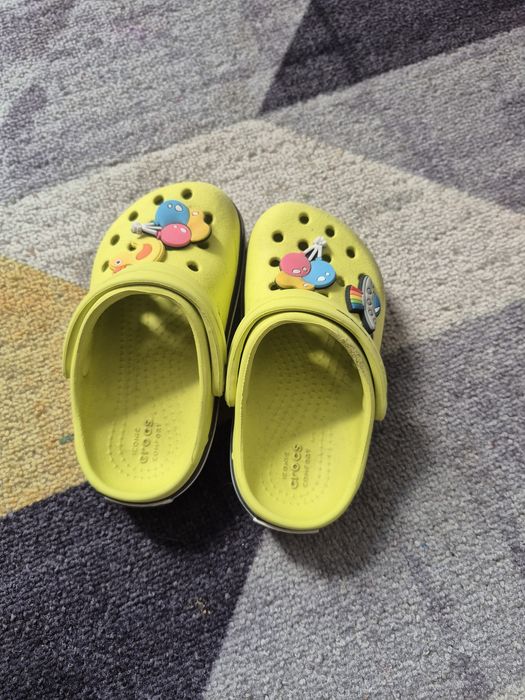 Отдам бесплатно обувь б/у