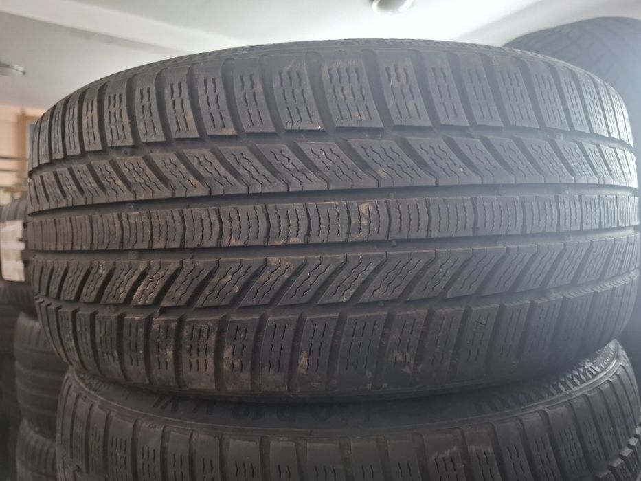 Set 4 anvelope iarna 225 40 18 Continental
