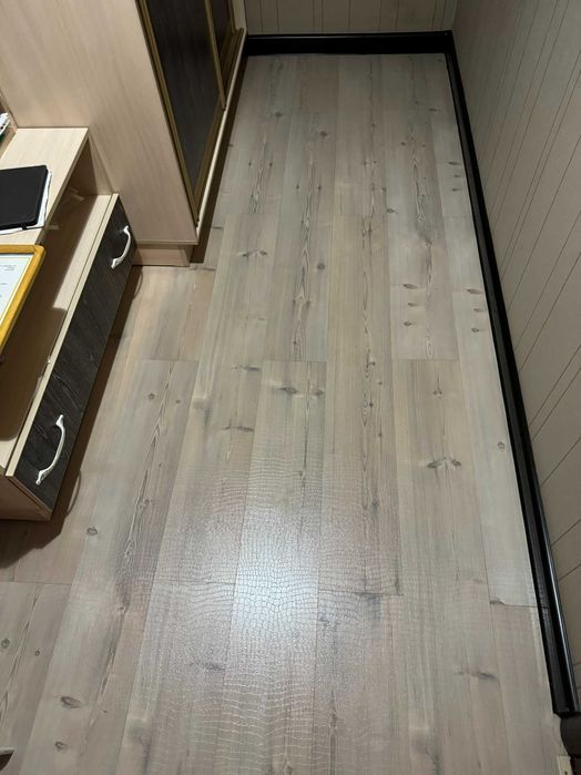 Ламинат Б/У хорошего качества