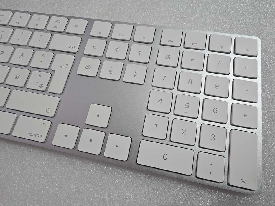 Tastatura Wireless Apple Magic Keyboard cu Keypad Numeric A1843, Lightning