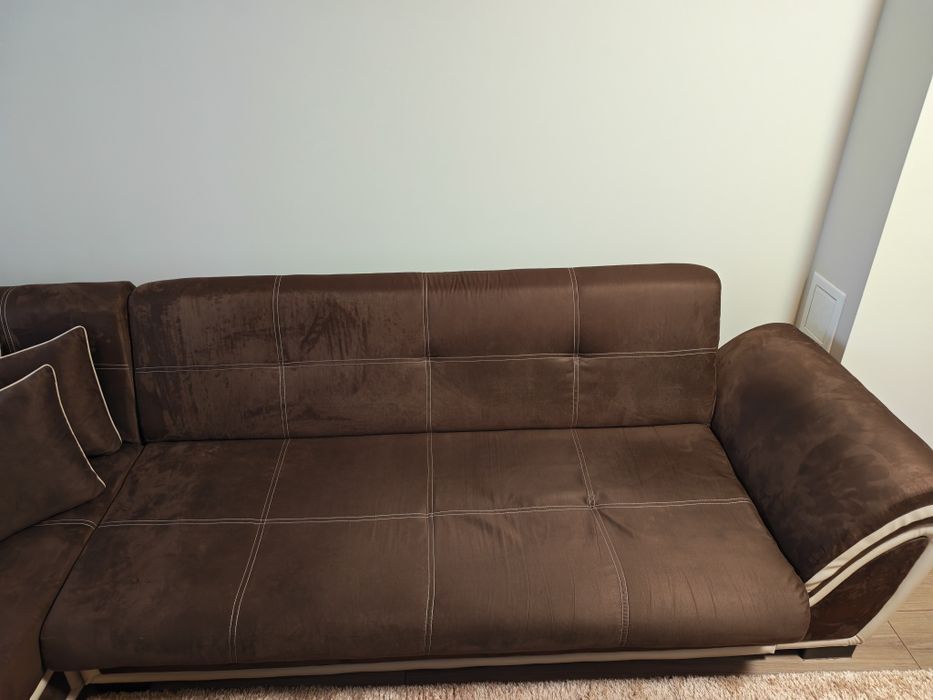 Ъглов диван с функция сън