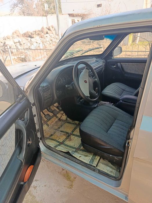 Газ  Волга 31105