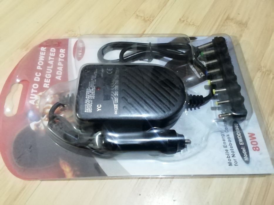 Încărcător laptop universal pt.masina
