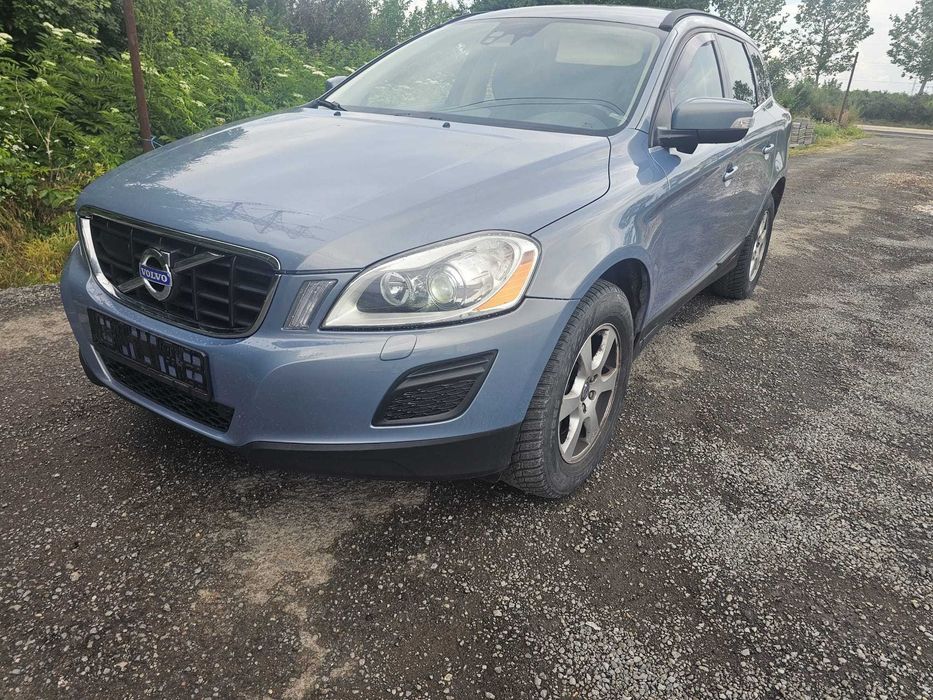 Volvo xc60 D5 4x4 totul facut la reprezentanta volvo