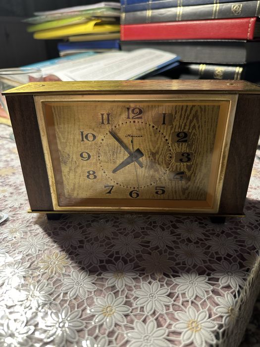 Настольные часы Молния