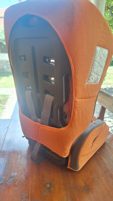 Детско столче за автомобил.