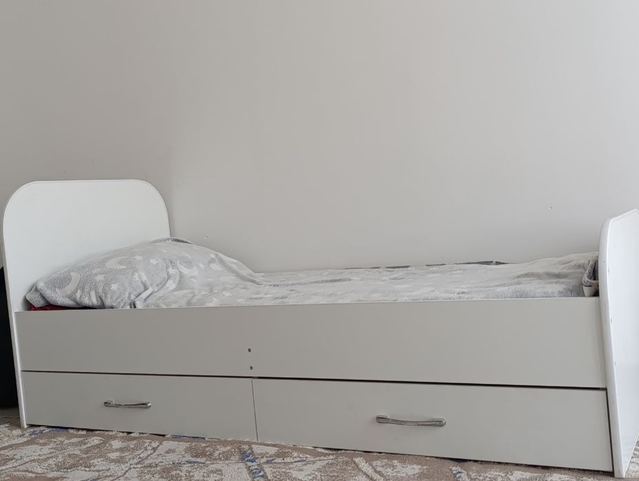 Детская кровать б/у