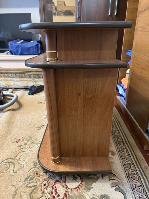 Отдам бесплатно тумбочку под телевизор