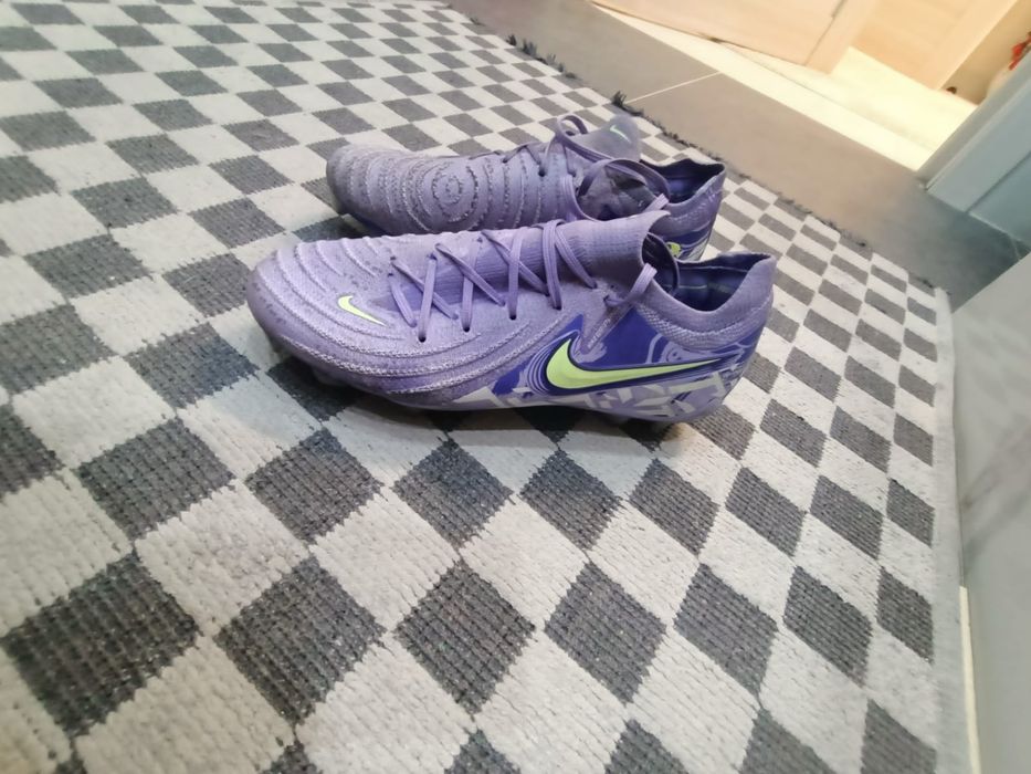 Продам бутсы 38 размер новые