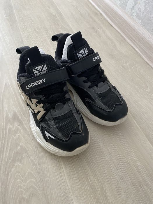 Кроссовки , размер 32