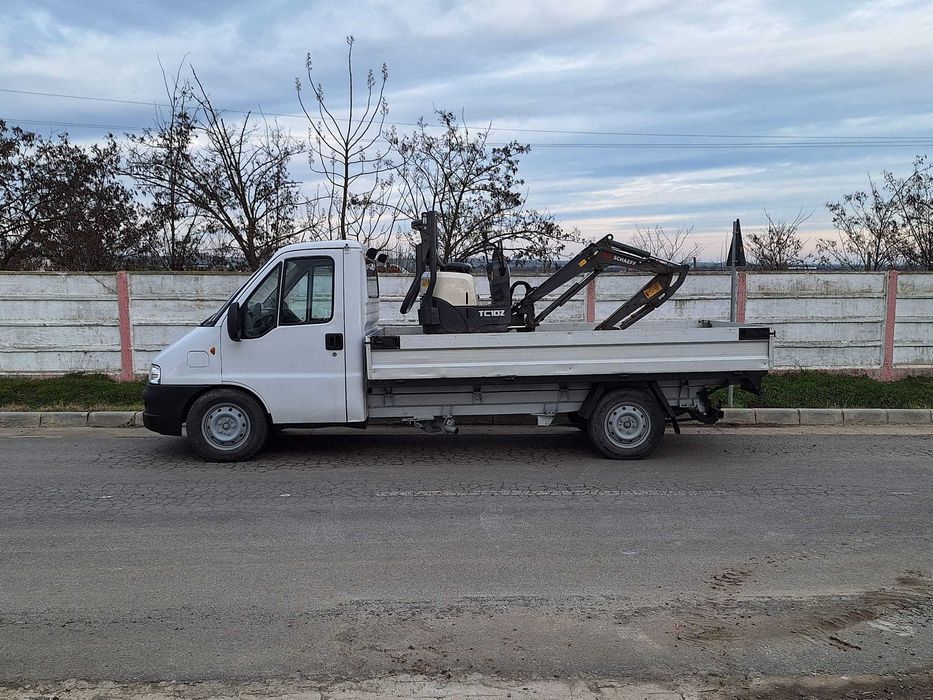 Inchiriez Miniexcavator