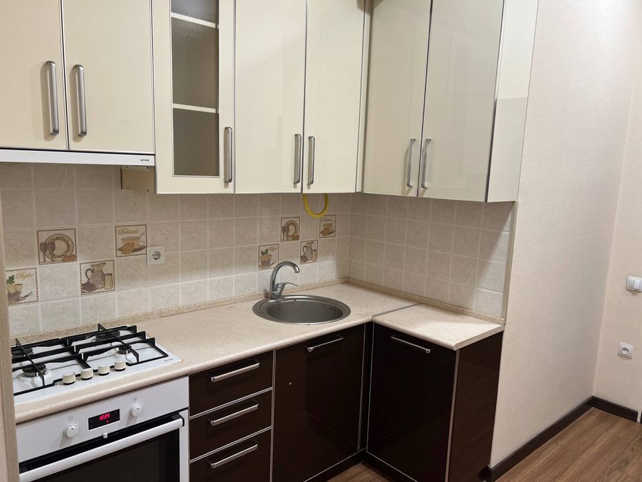 Kuxniya mebe sotiladi