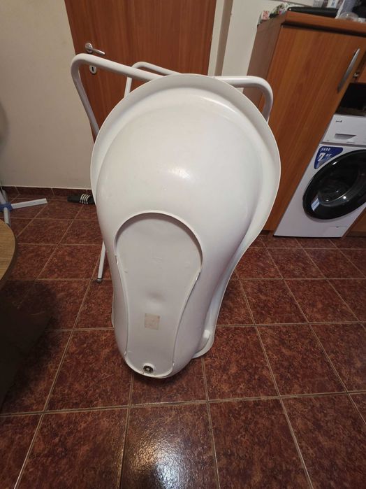 Продавам корито със стойка