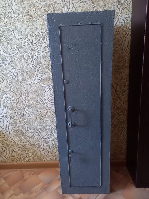 Продам сейф цена 30000
