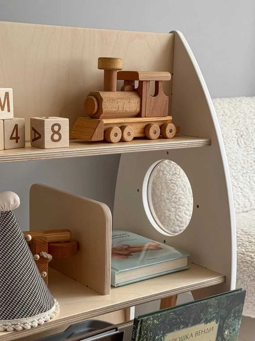 Детска дървена ракета с рафтчета