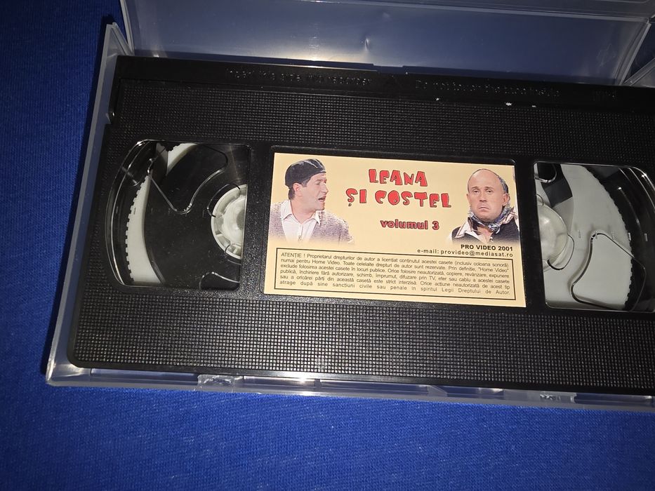 Două casete  Vhs,Vacanța Mare, originală, Leana și Costel vol. 3 si 5, plus bonus, 100 lei