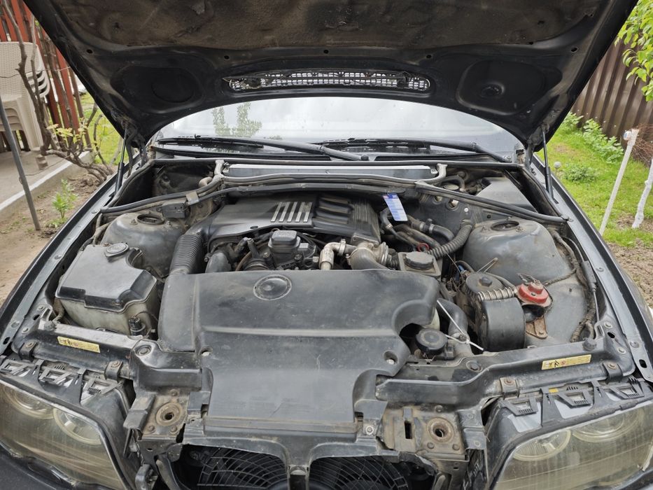 Vând BMW e46  piese
