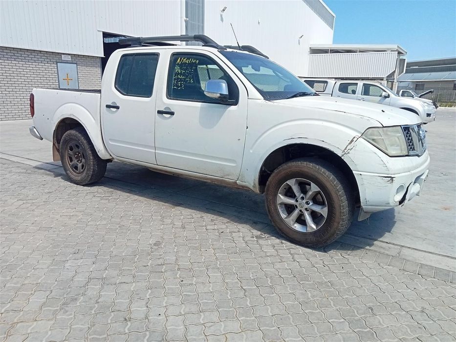 Dezmembrez nissan pathfinder navara