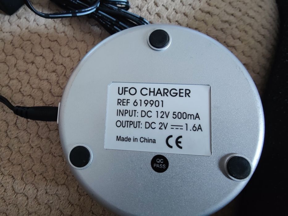 Încărcător baterii AAA și AA