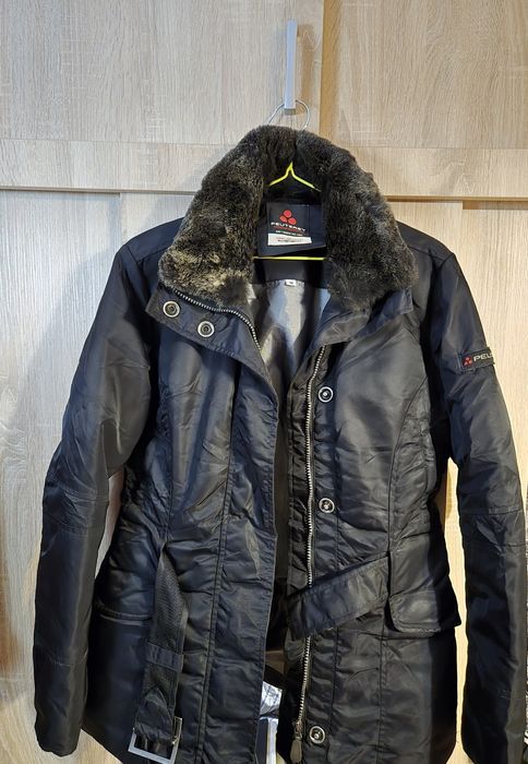 Яке peuterey с естествен косъм яка