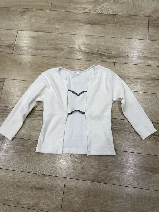 Bluză albă , mărimea L
