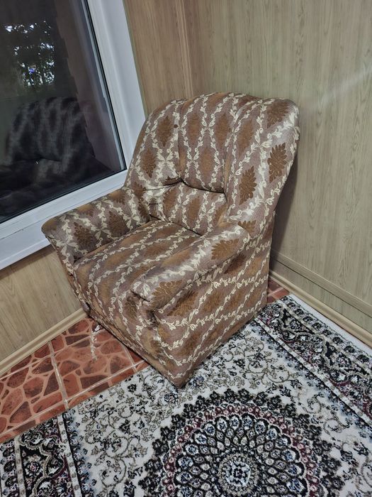 Продам 2 кресла хорошего качества