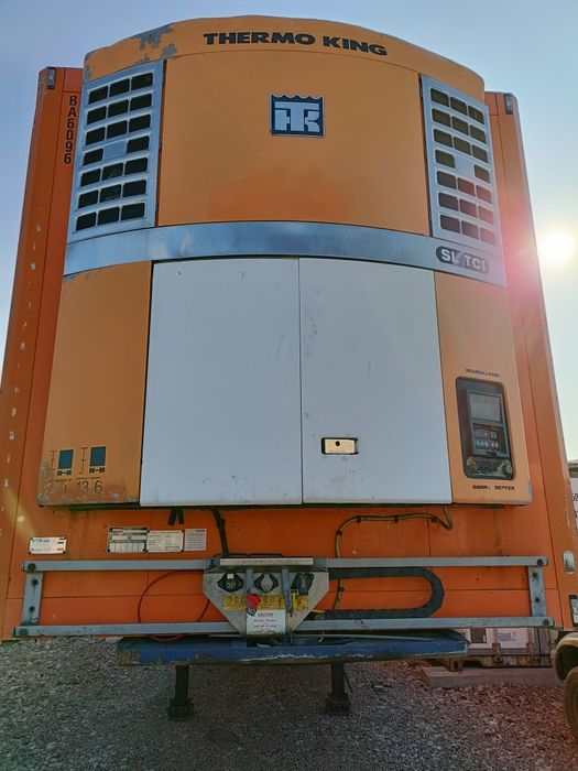 Продам полу прицеп Shmits