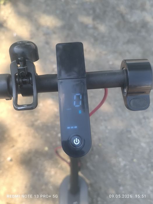 Продам электро самокат Xiaomi m365 pro