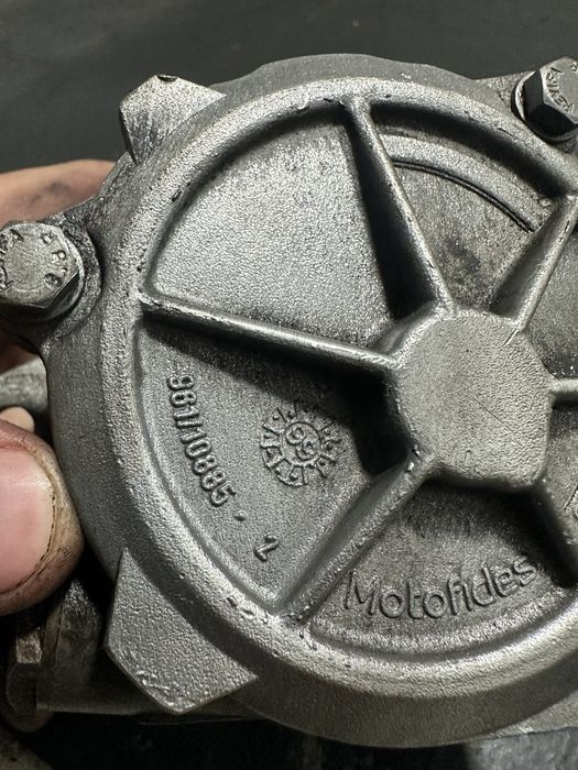 Pompa vacuum BMW Seria 3 E46 320d Seria 5 E39 520d 525d 530D 024375