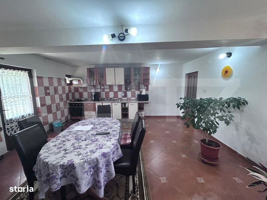 Casa 332 Mp,  Teren 1000 Mp -Zona Primaverii