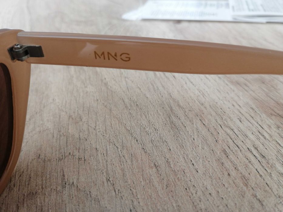 Дамски маркови слънчеви очила  MANGO