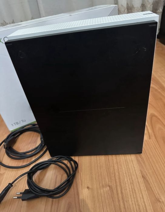 Xbox one S, DVD Edition