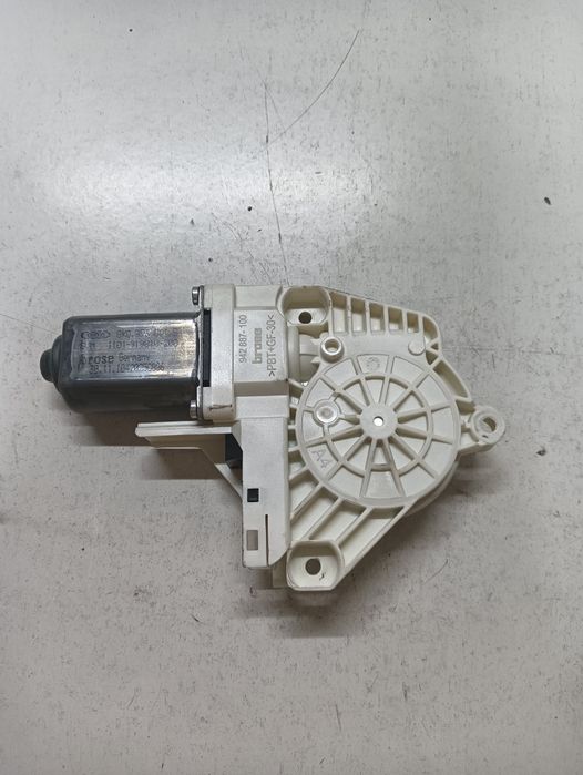 Motoras Geam Pivotant Stanga Fata Audi Q5 8Rb 2008 - > 8K0958801B