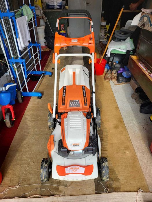 Masina de tuns iarba Ruris RX300S - ca noua
