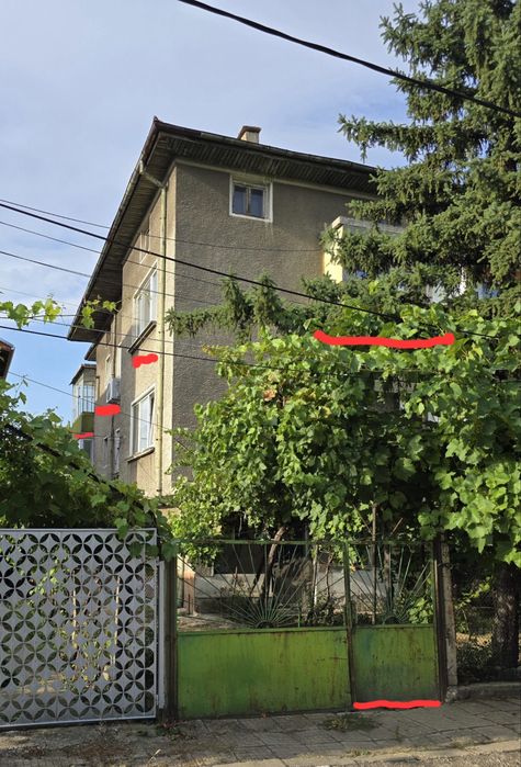 отдавам под наем етаж от къща