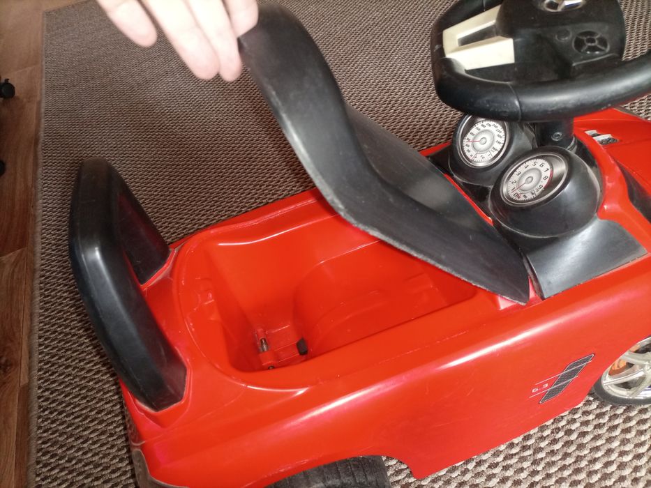 Машинка толокар в отличном состоянии