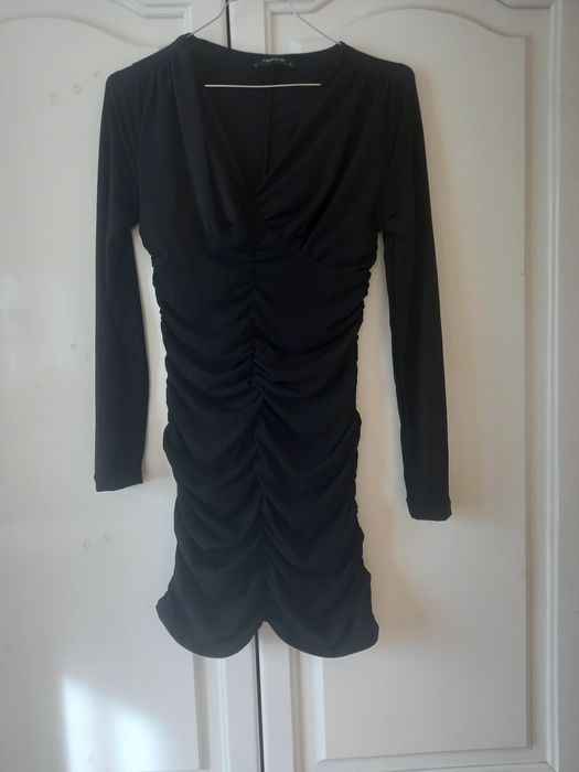 Черна дамска рокля