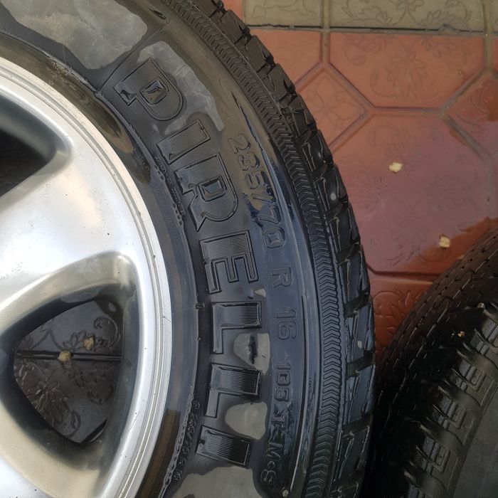 Продам резину на колеса