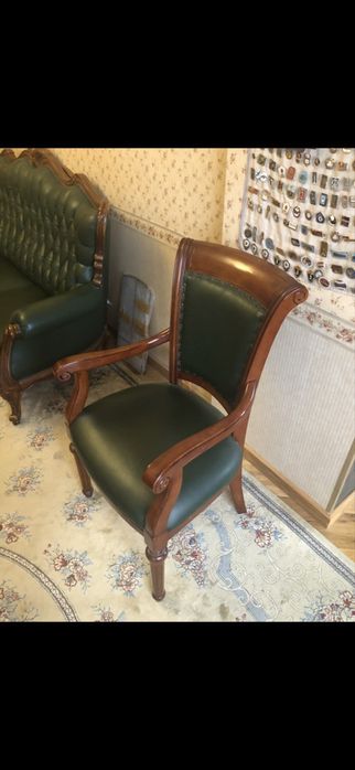 Итальянское кресло из массива дерева (классика)