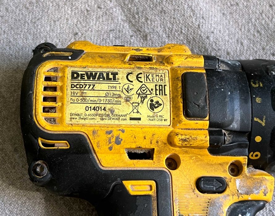 Masina de gaurit si insurubat DEWALT DCD777 brushles - corp