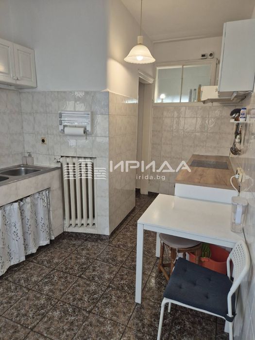 Просторен апартамент в кв. Яворов