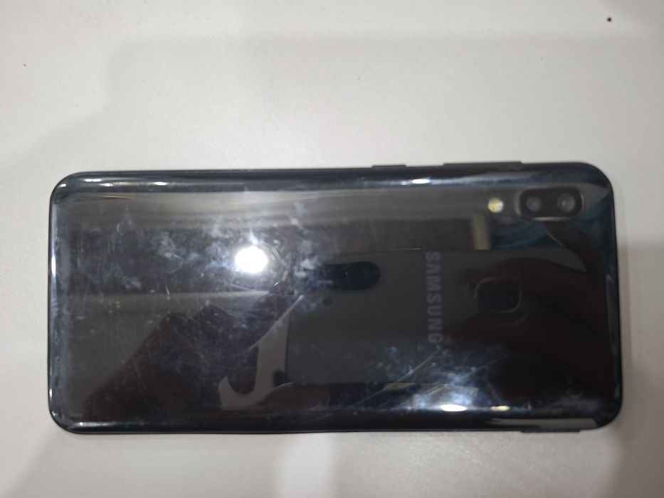 Samsung A20 sotiladi