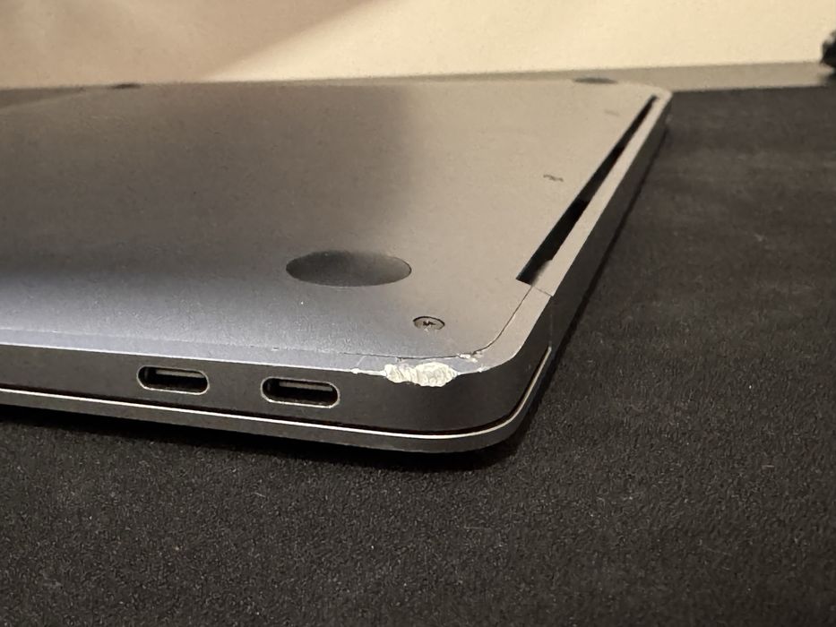 MacBook Air M1 2021 8GB/256GB | Funcționează impecabil
